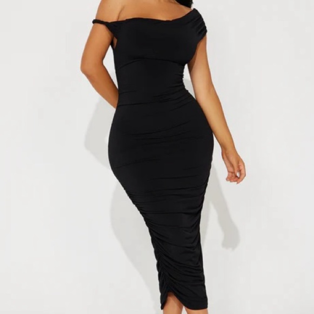 Fashion Nova Blind Date Black One Shoulder Midi Dress
